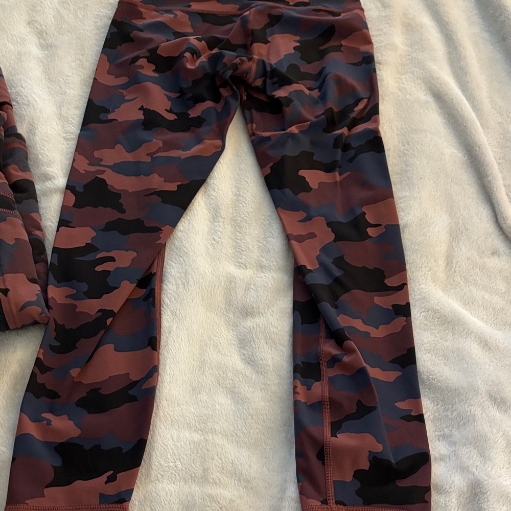 Lululemon camo set - Picture 14 of 16